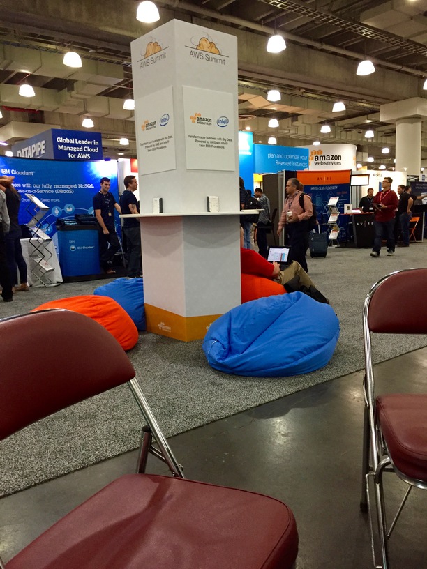 AWSSummit2015 e.jpg